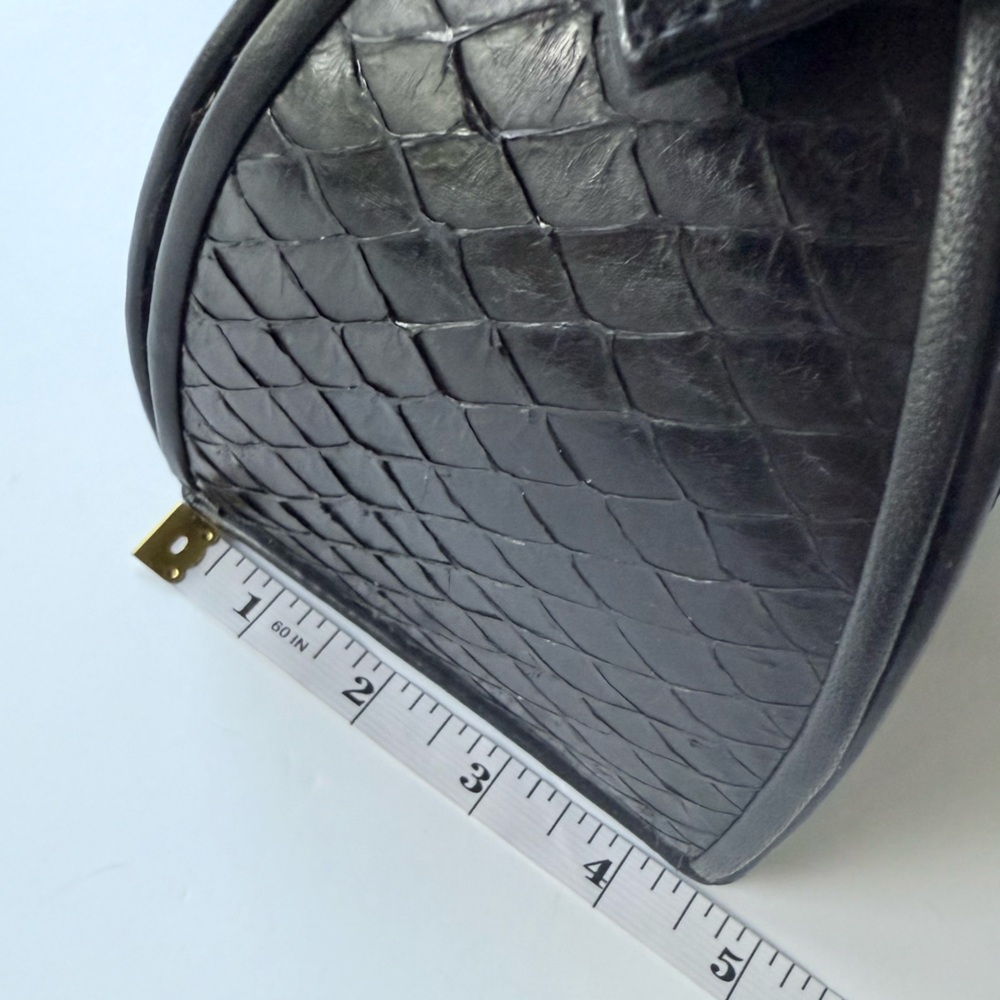 Vintage Sculptural Black Pyramid Exotic Fish Leather Box Handbag / Swing Clutch - Picture 13 of 14